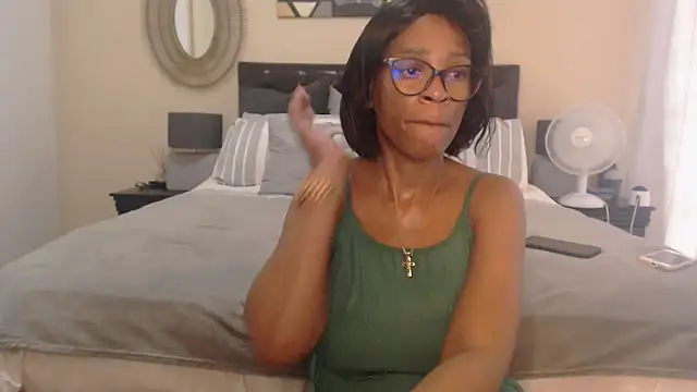 Creamyass22 online show from 4, 2, 2025