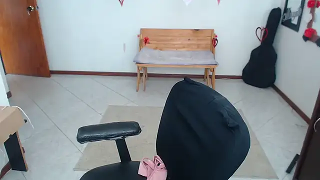 charlottezoe15 online show from 11, 2, 2026