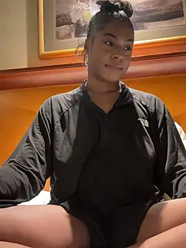 CandyLuxxxx online show from 13, 1, 2025