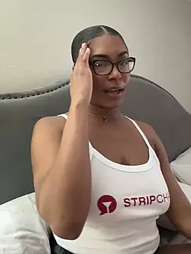 CandyLuxxxx online show from 5, 2, 2025