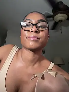 CandyLuxxxx online show from 1, 3, 2025