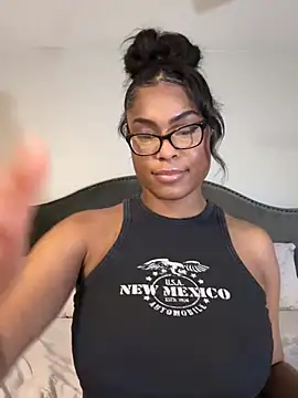 CandyLuxxxx online show from 15, 3, 2025