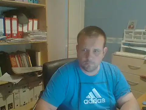 Snapshot of manubm03 chatting on 20, 4, 2026 manubm03 online show from 20, 4, 2026