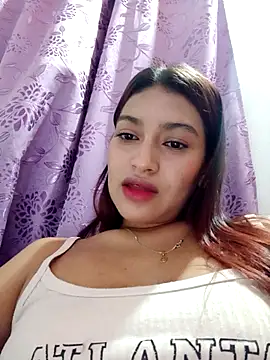 Snapshot of annie-19 chatting on 24, 10, 2025 annie-19 online show from 24, 10, 2025