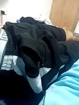 Snapshot of annie-19 chatting on 9, 11, 2025 annie-19 online show from 9, 11, 2025