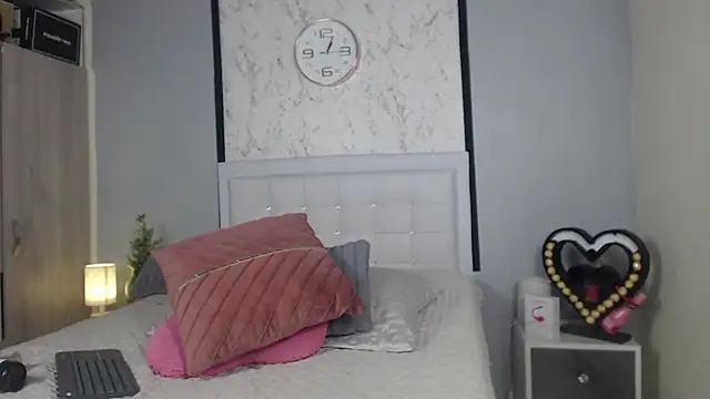 Snapshot of Sofia_Blosom chatting on 14, 3, 2025 Sofia Blosom online show from 14, 3, 2025