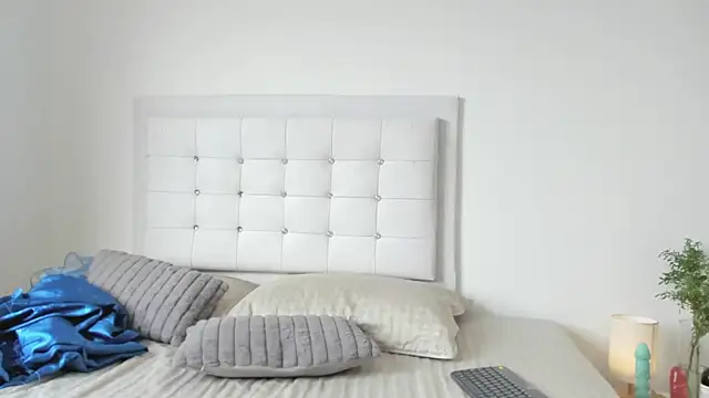 Snapshot of Sofia_Blosom chatting on 6, 11, 2025 Sofia Blosom online show from 6, 11, 2025