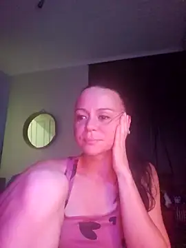 MrsBunnyBum online show from 9, 4, 2026