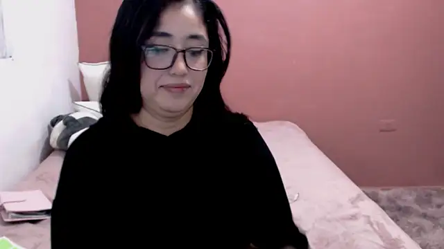 Snapshot of YummymeowW chatting on 16, 1, 2025 YummymeowW online show from 16, 1, 2025