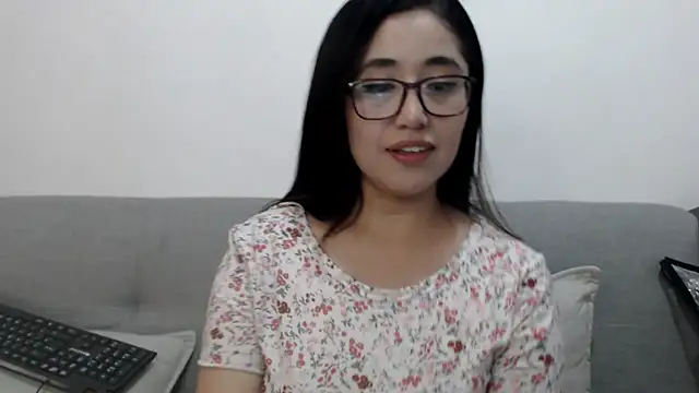 Snapshot of YummymeowW chatting on 24, 1, 2025 YummymeowW online show from 24, 1, 2025