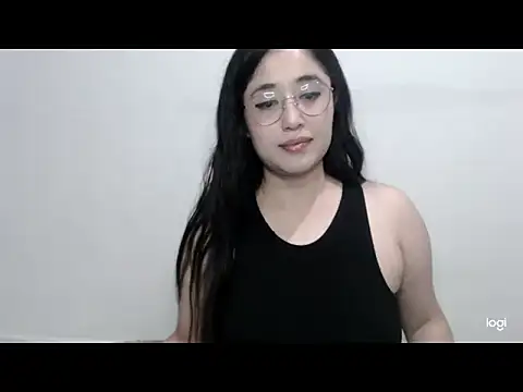 Snapshot of YummymeowW chatting on 7, 11, 2025 YummymeowW online show from 7, 11, 2025