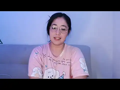 Snapshot of YummymeowW chatting on 15, 5, 2026 YummymeowW online show from 15, 5, 2026