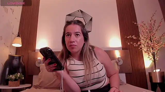 Antonellachic73 online show from 20, 4, 2026