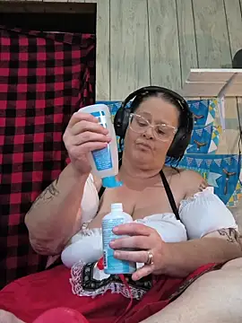 Snapshot of davisdesires@xh chatting on 26, 9, 2025 davisdesiresxh online show from 26, 9, 2025