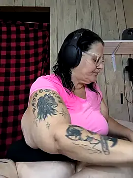 Snapshot of davisdesires@xh chatting on 9, 10, 2025 davisdesiresxh online show from 9, 10, 2025