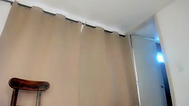 Genesis Sandoval online show from 23, 11, 2025