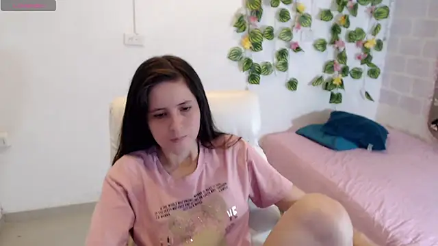 tania sweet   online show from 9, 11, 2025