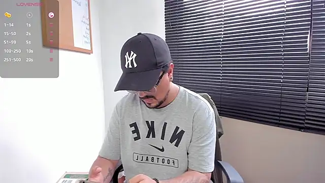 DaviidEvans  online show from 2, 12, 2024