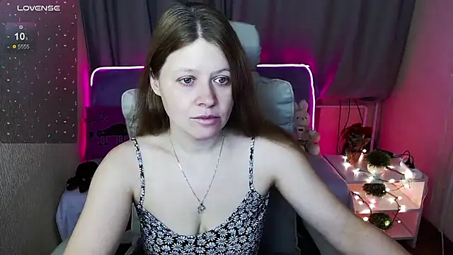 Snapshot of alekasamui chatting on 6, 12, 2024 alekasamui online show from 6, 12, 2024