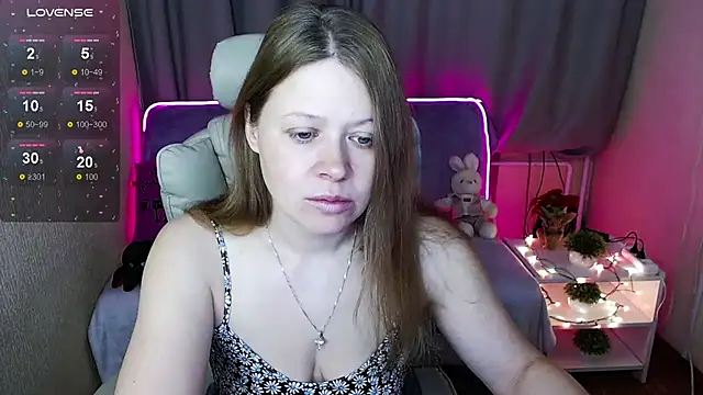 Snapshot of alekasamui chatting on 13, 12, 2024 alekasamui online show from 13, 12, 2024