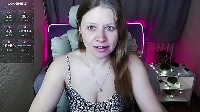 Snapshot of alekasamui chatting on 13, 2, 2025 alekasamui online show from 13, 2, 2025
