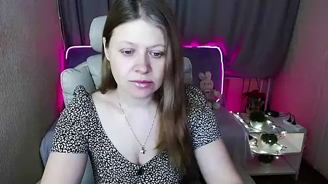 Snapshot of alekasamui chatting on 18, 2, 2025 alekasamui online show from 18, 2, 2025