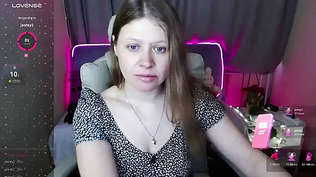 Snapshot of alekasamui chatting on 18, 2, 2025 alekasamui online show from 18, 2, 2025