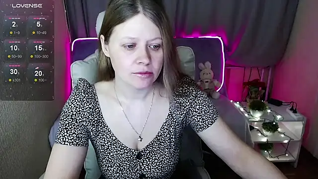 Snapshot of alekasamui chatting on 6, 3, 2025 alekasamui online show from 6, 3, 2025