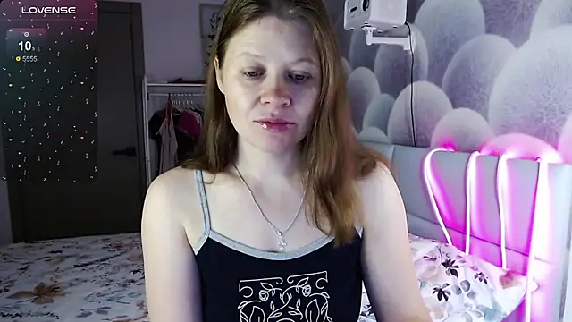 Snapshot of alekasamui chatting on 19, 10, 2025 alekasamui online show from 19, 10, 2025