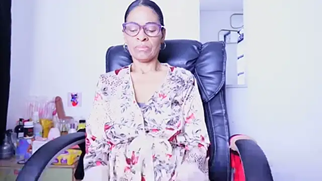 Snapshot of Aries_Mature chatting on 5, 7, 2026 Aries Mature online show from 5, 7, 2026