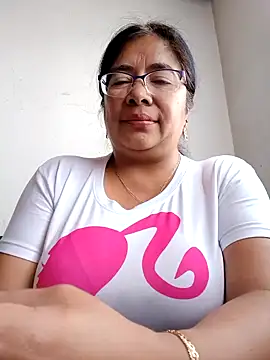 Snapshot of __valentina18 chatting on 12, 12, 2024   valentina18 online show from 12, 12, 2024