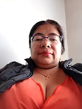 Snapshot of __valentina18 chatting on 13, 12, 2024   valentina18 online show from 13, 12, 2024