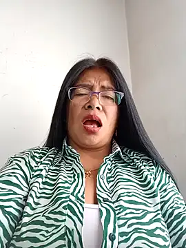 Snapshot of __valentina18 chatting on 31, 12, 2024   valentina18 online show from 31, 12, 2024