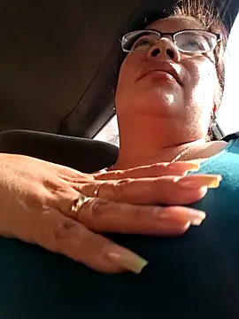 Snapshot of __valentina18 chatting on 13, 1, 2025   valentina18 online show from 13, 1, 2025