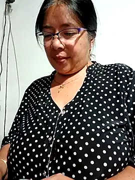 Snapshot of __valentina18 chatting on 4, 3, 2025   valentina18 online show from 4, 3, 2025