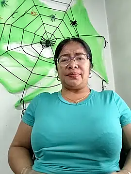 Snapshot of __valentina18 chatting on 5, 10, 2025   valentina18 online show from 5, 10, 2025