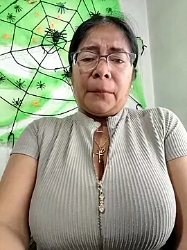 Snapshot of __valentina18 chatting on 7, 10, 2025   valentina18 online show from 7, 10, 2025