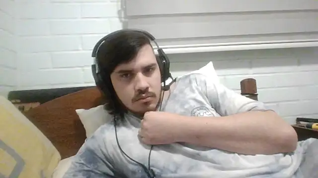 hung weeb online show from 27, 10, 2025