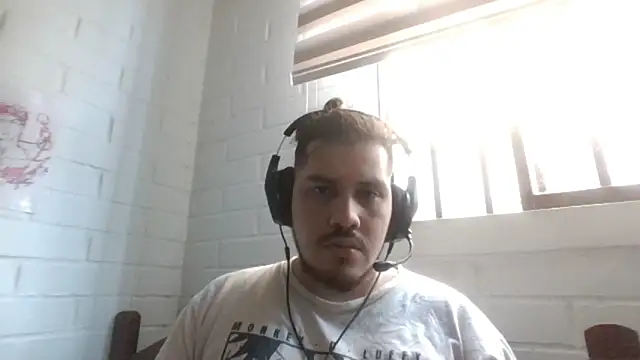 Snapshot of hung_weeb chatting on 16, 1, 2026 hung weeb online show from 16, 1, 2026