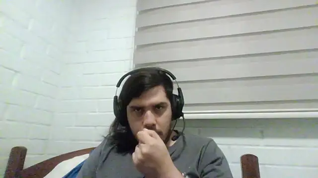 Snapshot of hung_weeb chatting on 2, 4, 2026 hung weeb online show from 2, 4, 2026