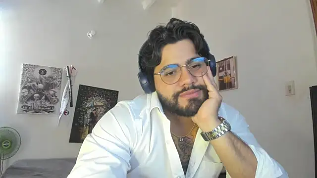 Snapshot of _Coddygold_ chatting on 1, 2, 2025 Coddygold online show from 1, 2, 2025