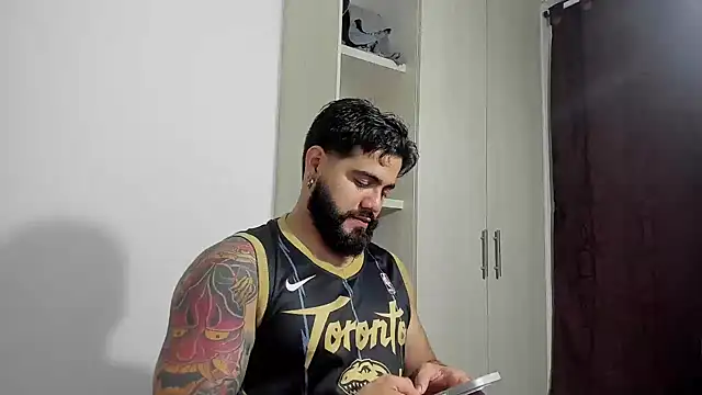 Snapshot of _Coddygold_ chatting on 8, 10, 2025 Coddygold online show from 8, 10, 2025