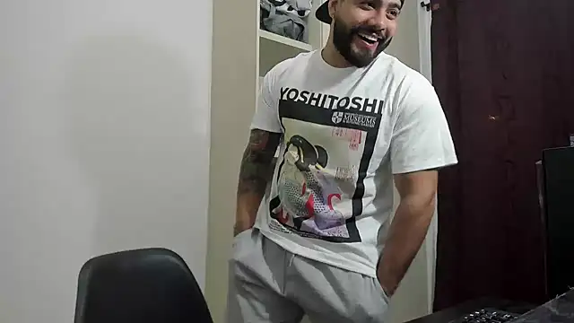 Snapshot of _Coddygold_ chatting on 20, 11, 2025 Coddygold online show from 20, 11, 2025