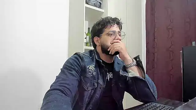 Snapshot of _Coddygold_ chatting on 24, 11, 2025 Coddygold online show from 24, 11, 2025