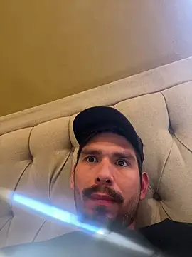 Snapshot of Tomthelong chatting on 12, 3, 2025 Tomthelong online show from 12, 3, 2025