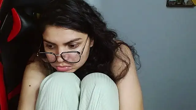 Snapshot of Nikkykora15 chatting on 10, 1, 2025 Nikkykora15 online show from 10, 1, 2025