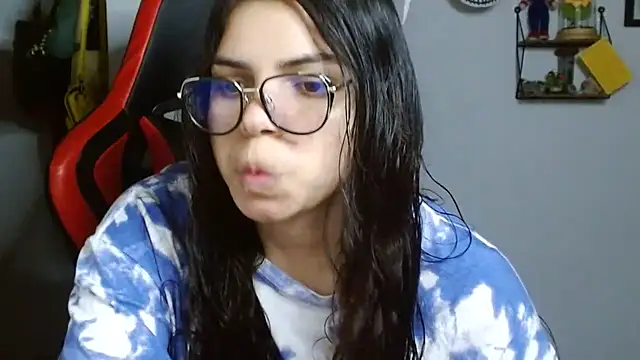 Snapshot of Nikkykora15 chatting on 11, 1, 2025 Nikkykora15 online show from 11, 1, 2025