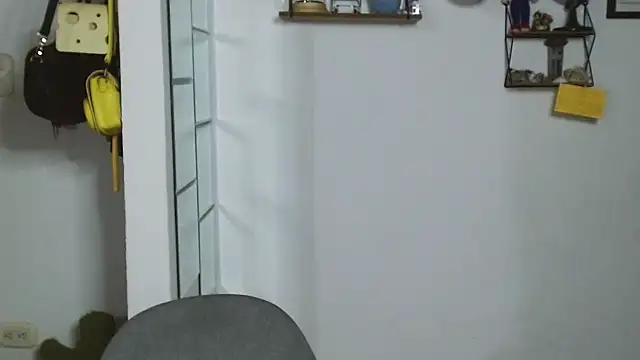 Snapshot of Nikkykora15 chatting on 24, 1, 2025 Nikkykora15 online show from 24, 1, 2025