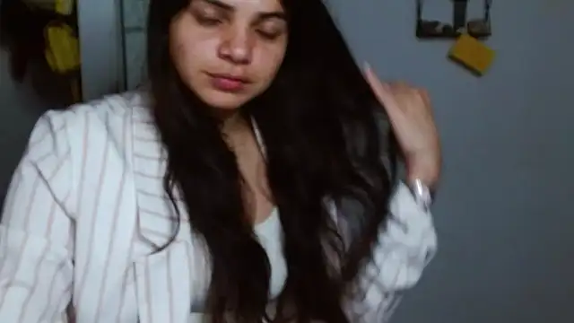 Snapshot of Nikkykora15 chatting on 4, 2, 2025 Nikkykora15 online show from 4, 2, 2025