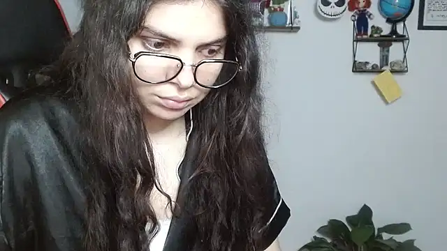 Snapshot of Nikkykora15 chatting on 18, 2, 2025 Nikkykora15 online show from 18, 2, 2025